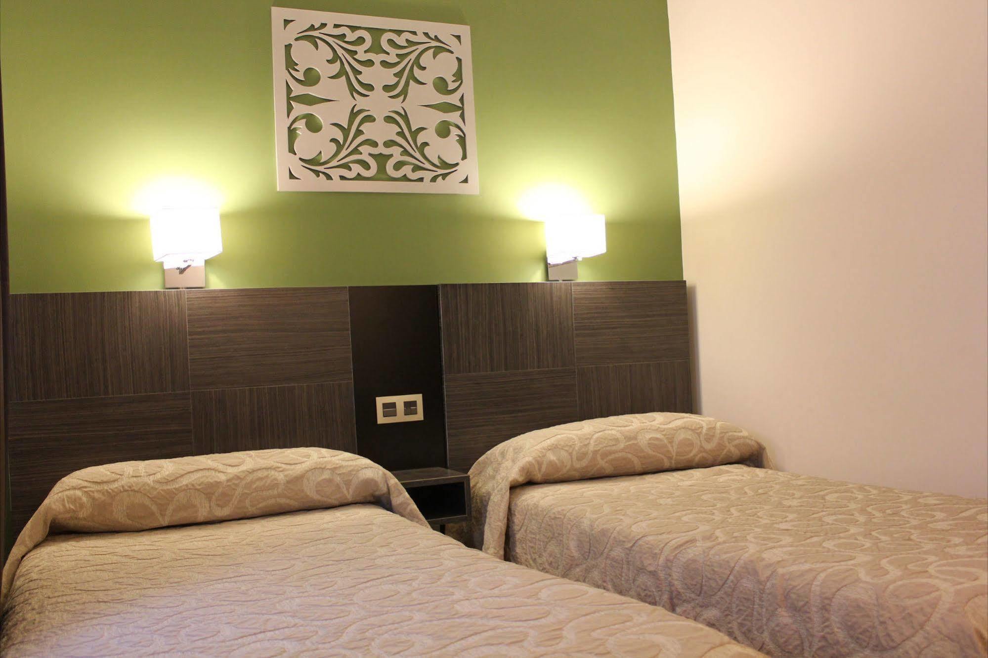 Hotel Venecia Севиля Екстериор снимка