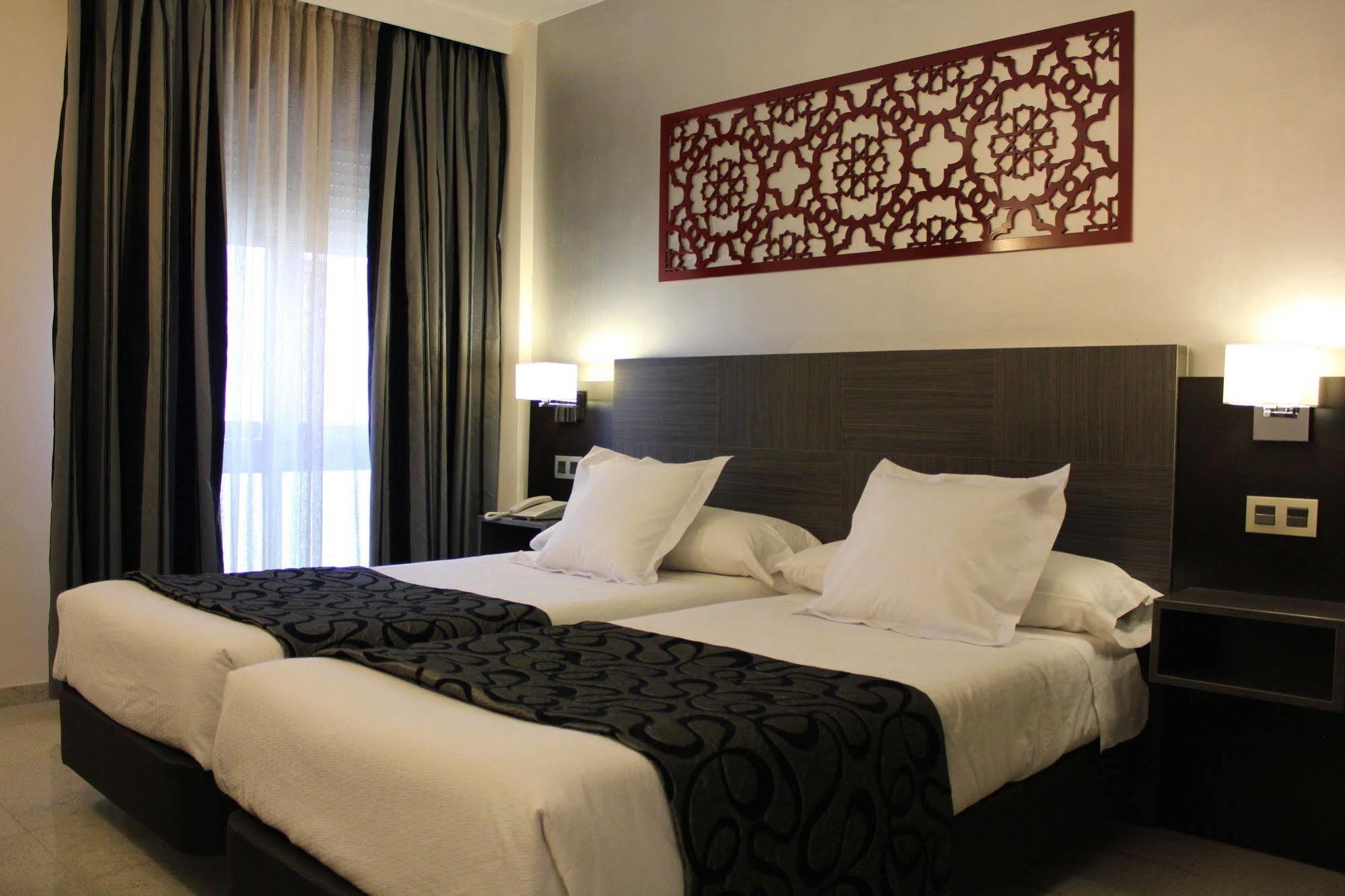 Hotel Venecia Севиля Екстериор снимка